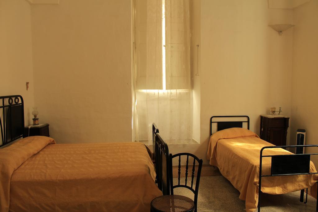Palazzo Bitonti Bed and Breakfast Gagliano del Capo Kamer foto