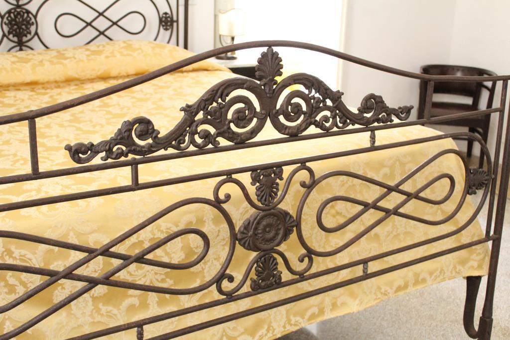 Palazzo Bitonti Bed and Breakfast Gagliano del Capo Buitenkant foto