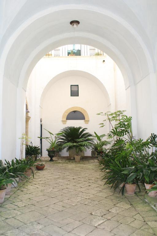 Palazzo Bitonti Bed and Breakfast Gagliano del Capo Buitenkant foto